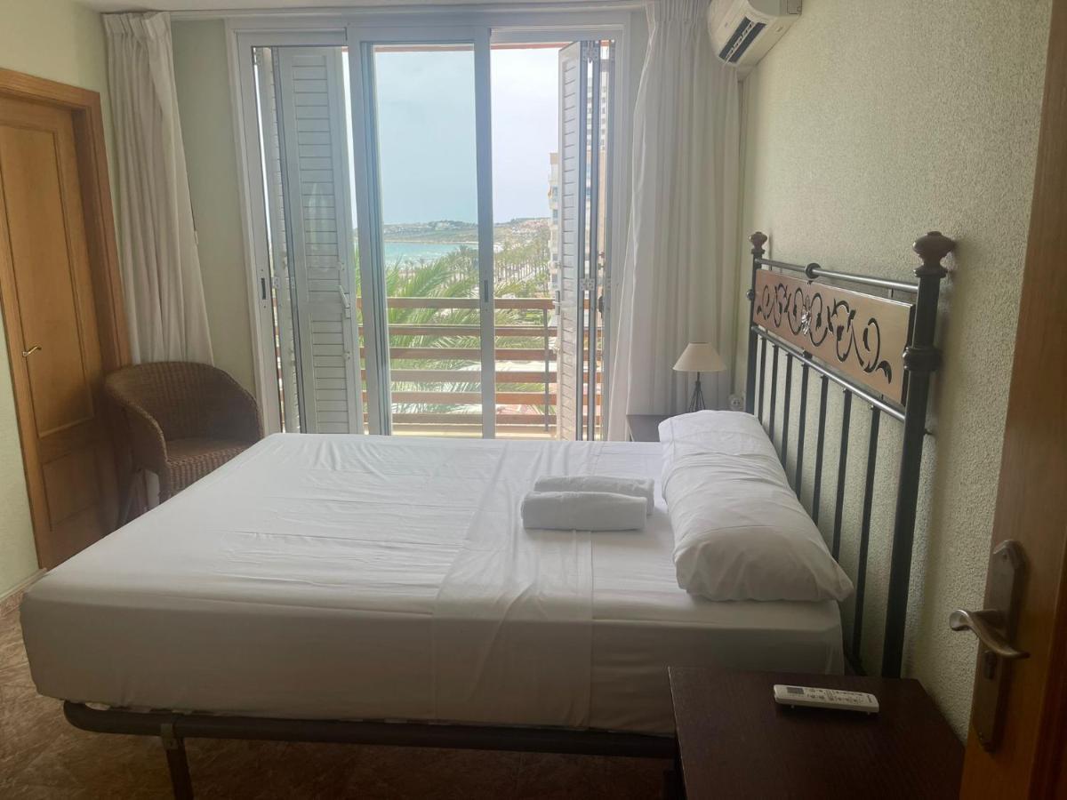 Febus Apartment Alicante Bagian luar foto