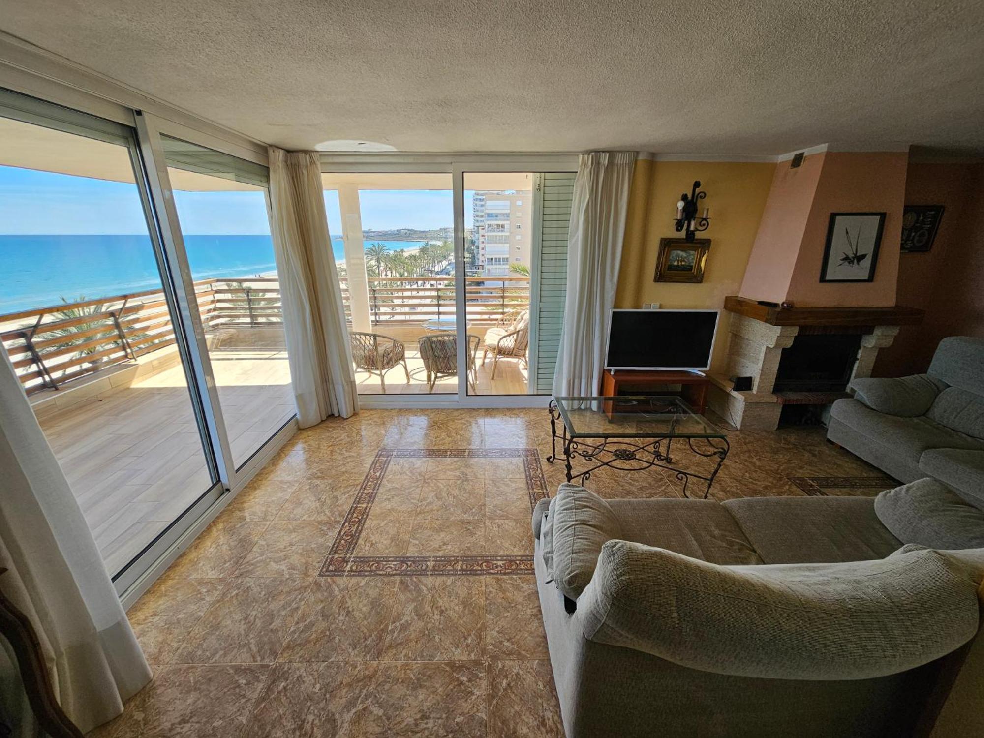 Febus Apartment Alicante Bagian luar foto