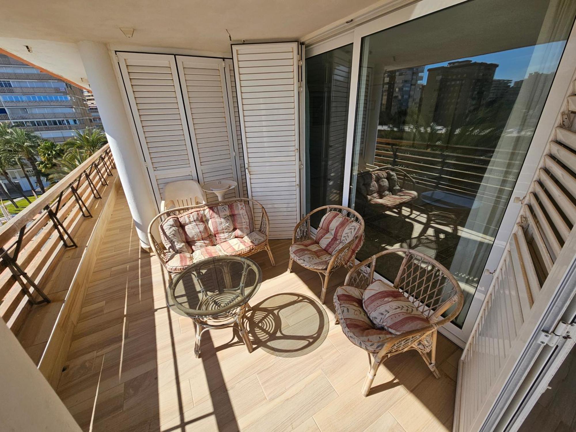 Febus Apartment Alicante Bagian luar foto