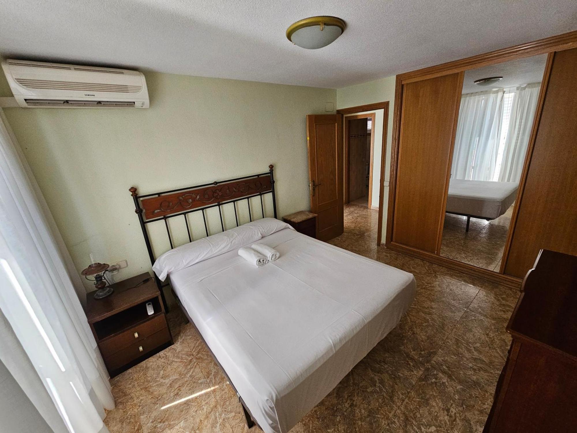 Febus Apartment Alicante Bagian luar foto