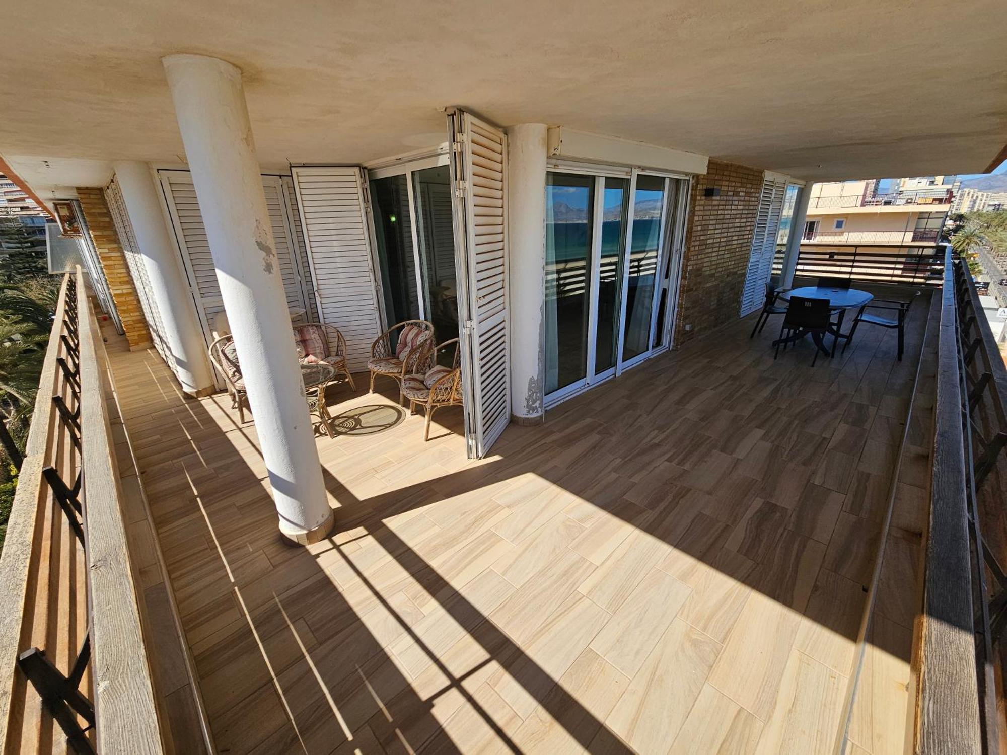 Febus Apartment Alicante Bagian luar foto